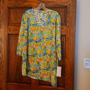 Plus 1x LuluB tropical print light weight tunic top